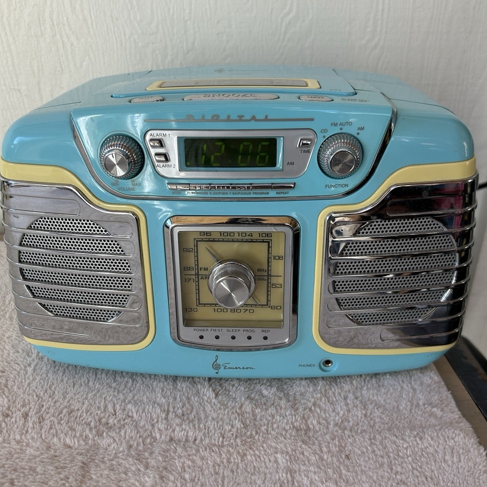 Emerson RET66TQ‎  RARE Turquoise & Blue Digital AM/FM Radio CD RARE  Player